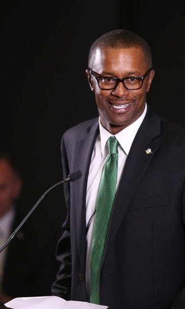 Oregon strength coach suspended after players hospitalized